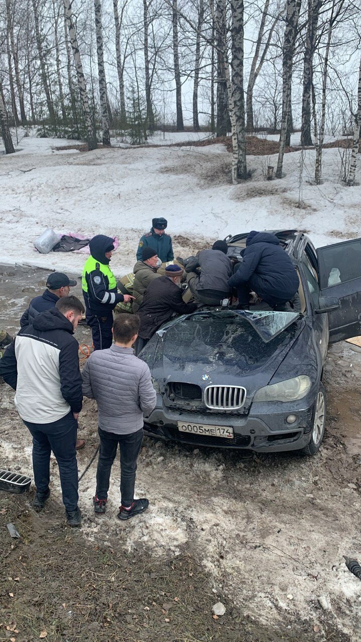 В Татарстане столкнулись BMW и грузовик, пассажирка иномарки погибла на  месте