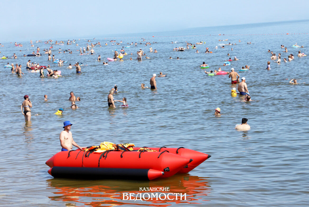 В лагерях и на море отдохнут 240 тысяч ребят