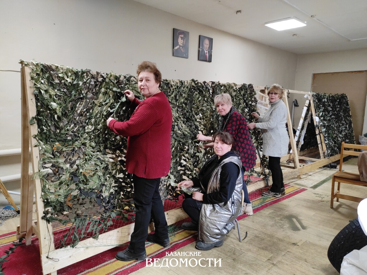 Хлопка не надо, он «светится»: в Казани для СВО делают маскировочные сети,  невидимые тепловизору