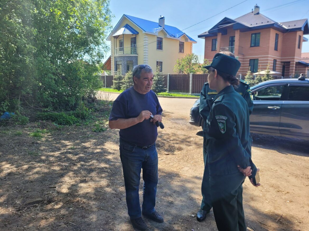 У нас экологическая катастрофа!»: жители казанского Аметьево жалуются на  мусор, заваливший поселок | 05.05.2023 | Казань - БезФормата