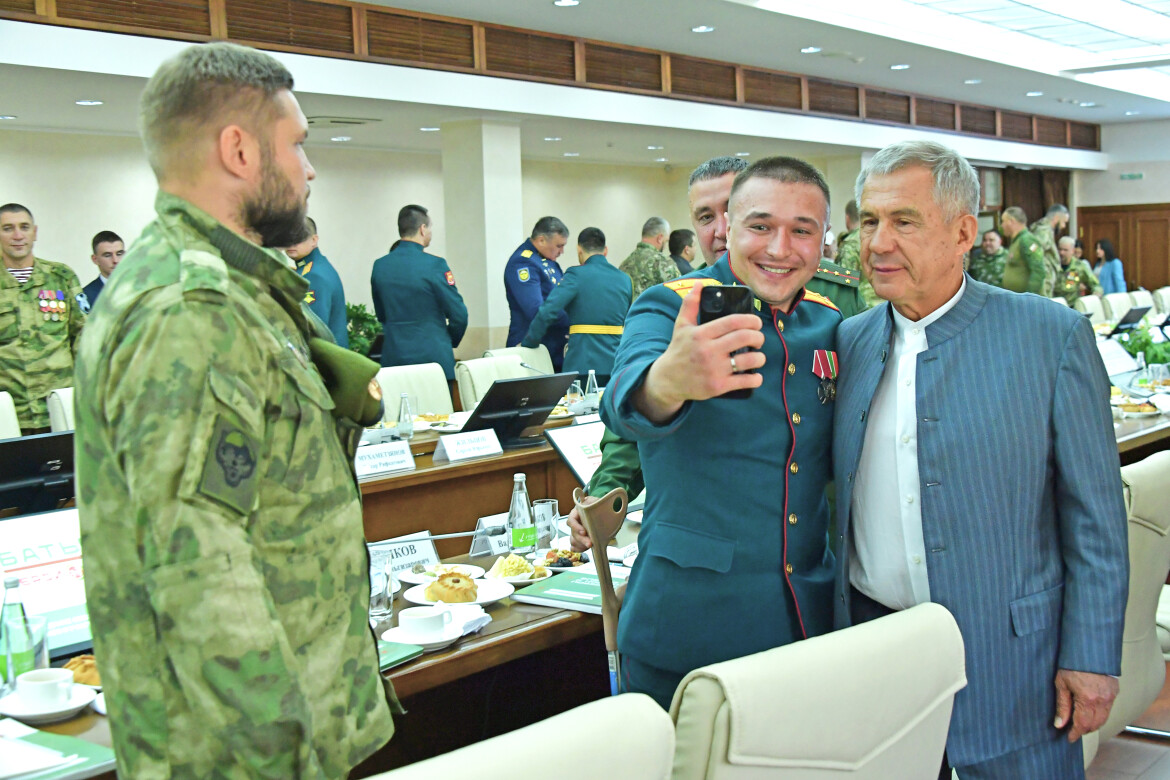 Рустам Минниханов встретился с участниками программы «Батырлар. Герои Татарстана»