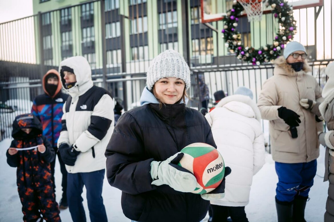 Понять, как думает искусственный интеллект, помогли мяч и музыка