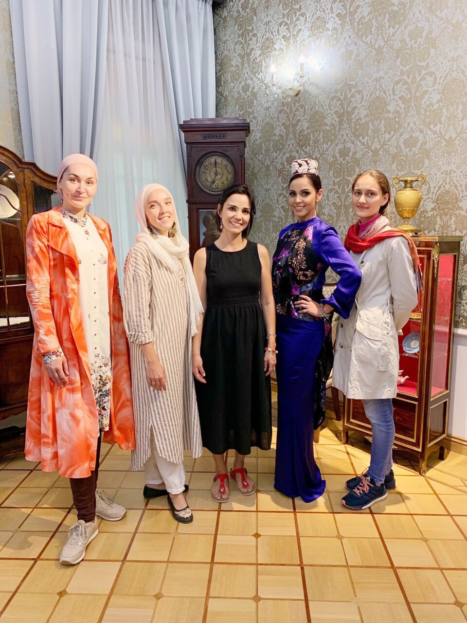 На фото слева направо: Наиля Ханбекова, Дина Хабибуллина, Энже Дусаева, Лейсан Дусаева, Гузелия Гиматдинова