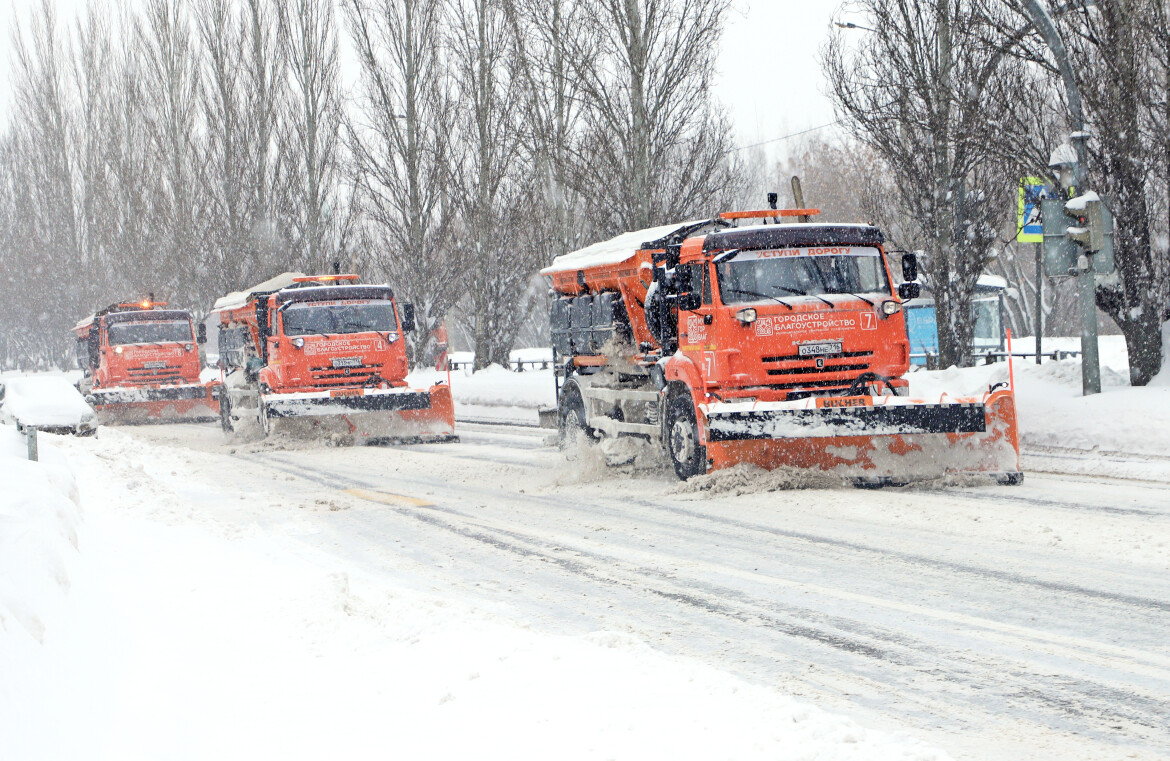 Казань замело и засыпало, но город справляется