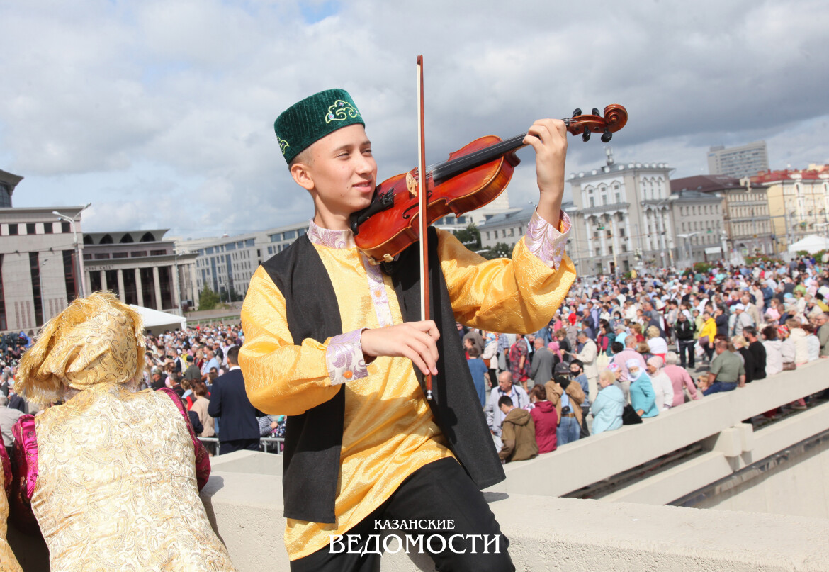 Как Казань интегрирует язык и культуру в ткань городской жизни