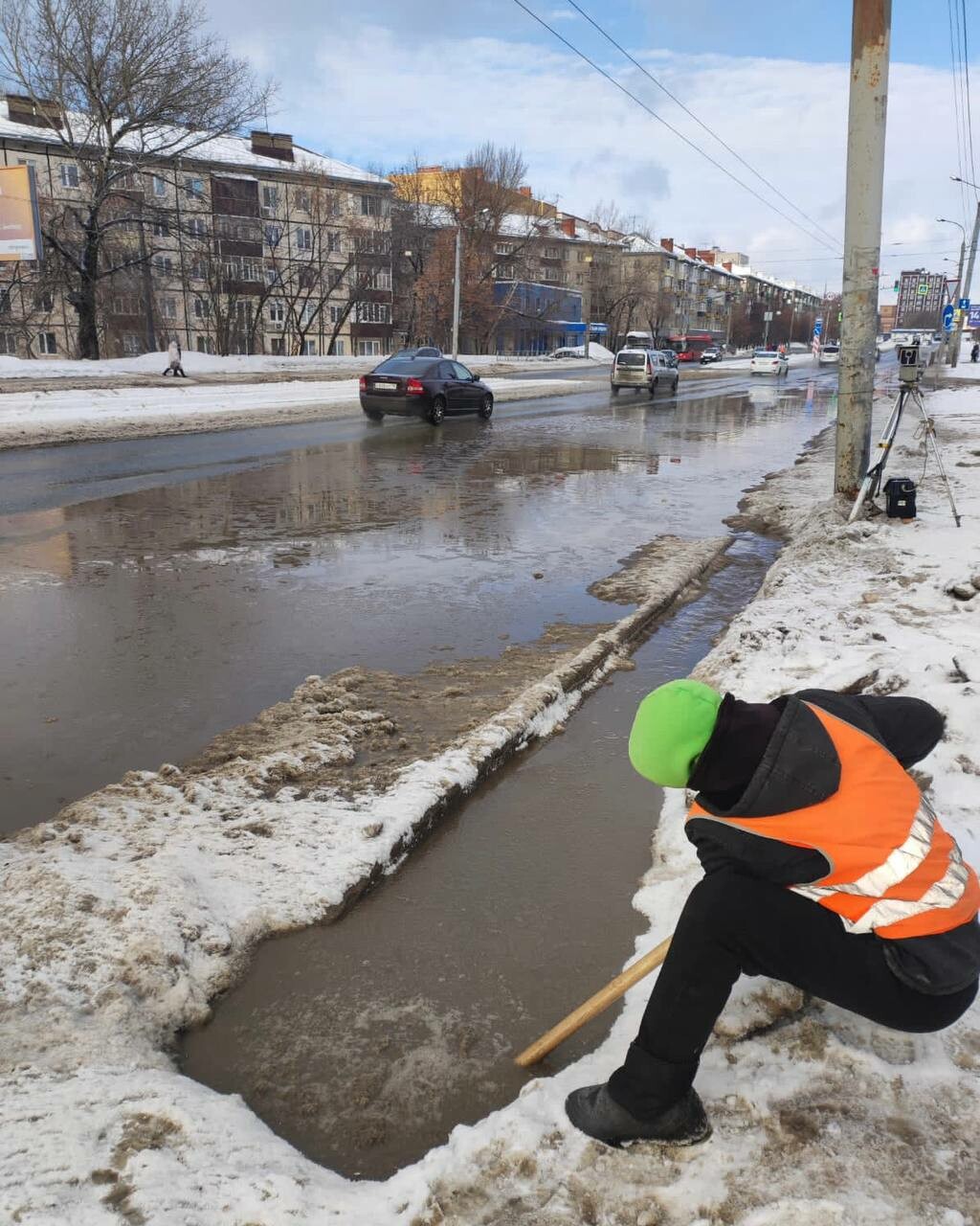 Погода в прося. Пешеходные дороги во льду. Казанское затопление. Дорожные работы. Таяние снега.