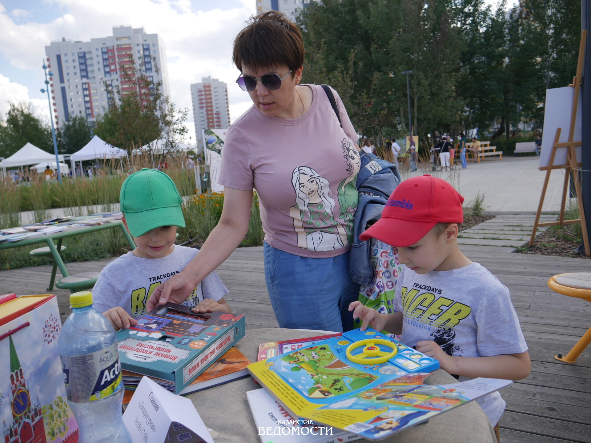 Татьяна Устинова на «Книжном экваторе» в Казани научила правильно выбирать  книги и удачно выйти замуж