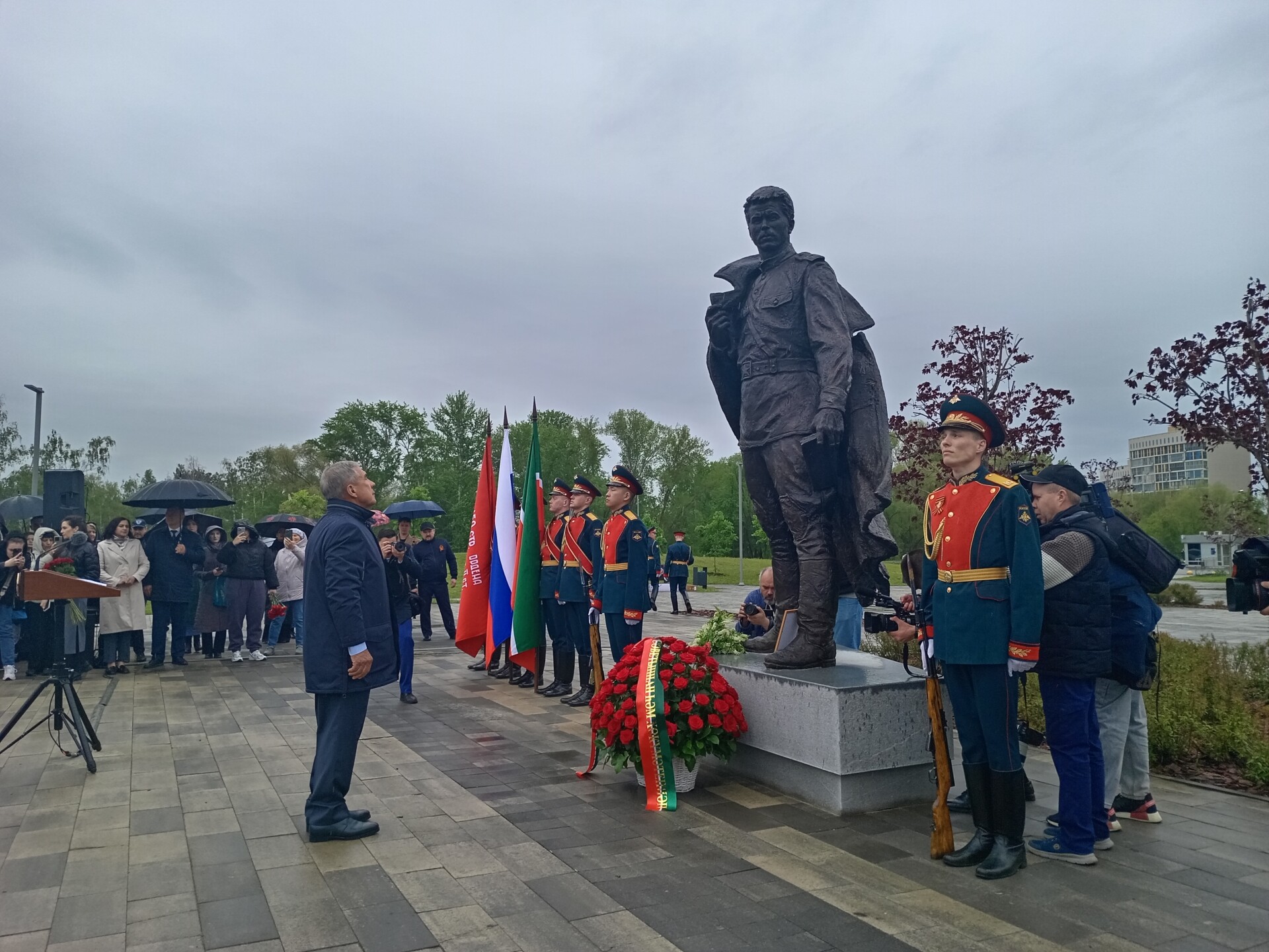 Рустам Минниханов: Творчество Фатиха Карима – пример любви к жизни и к своей Отчизне