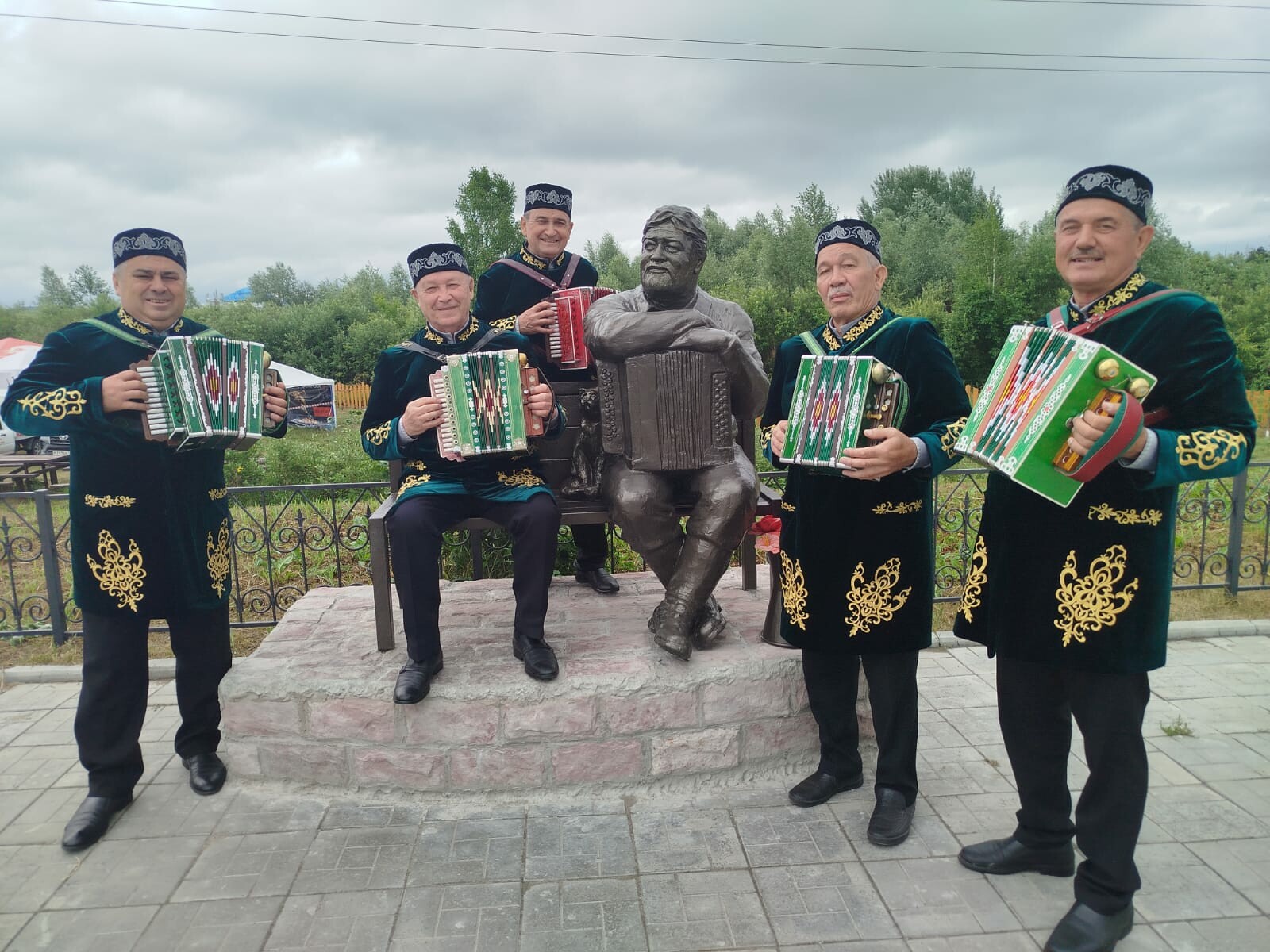 «Татарские гармоники» вновь покорили Сибирь
