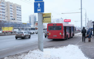 Автобусные полосы  в Казани: а зимой-то их не видно!