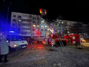 В пятиэтажке в Набережных Челнах прогремел взрыв: хроника ЧП