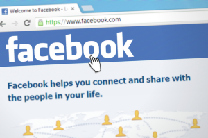 Заговор Байдена или атака хакеров: почему «рухнул» Facebook?