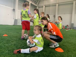 В Казани открыли бесплатные занятия по футболу для девочек