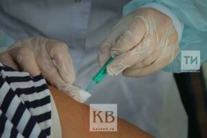 Онколог опроверг слухи о связи между вакциной от ковида и развитием рака 