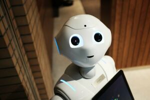 «Мозг будет главным инструментом»: гендиректор «Таттелекома» порассуждал, победит ли робот человека