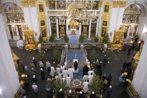 В воссозданном Соборе Казанской иконы Божией матери прошла первая Рождественская служба