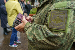 «Посетить каждую семью»: для чего в Татарстане составляют реестр военнослужащих