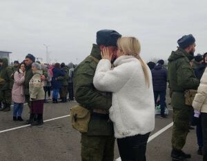 Вторую группу мобилизованных из Казани отправили в Ростовскую область на боевое слаживание