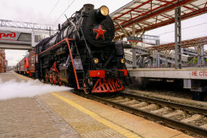 Ретро-паровоз выполнил первый туристический рейс из Казани в Свияжск
