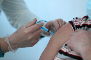 «Люди заболевают каждый день»: в Татарстане коллективный иммунитет к коронавирусу снизился до 6%