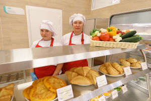 Каждый год в Казани прибавляется 9 тыс. школьников: кто будет готовить для них горячее питание