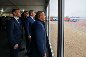 Президент Татарстана дал старт строительству третьей очереди логоцентра Ozon в Зеленодольске