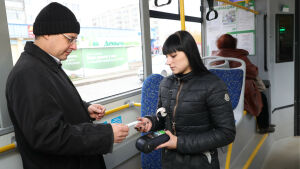 Владельцы карты «Мир» в РТ смогут ездить в транспорте со скидкой до 10 рублей