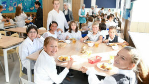 В Татарстане увеличат затраты на бесплатное горячее питание для начальных классов