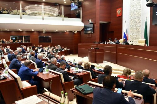 Чиновникам Татарстана запретили брать новых сотрудников в 2023 году