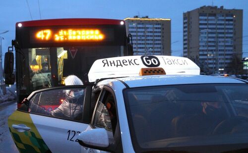 Поездки на такси станут безопаснее: разбираемся в новом законе