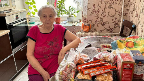 «Так было в годы ВОВ, тыл помогал»: пенсионерка из Казани отправила бойцам СВО чак-чак к 23 февраля